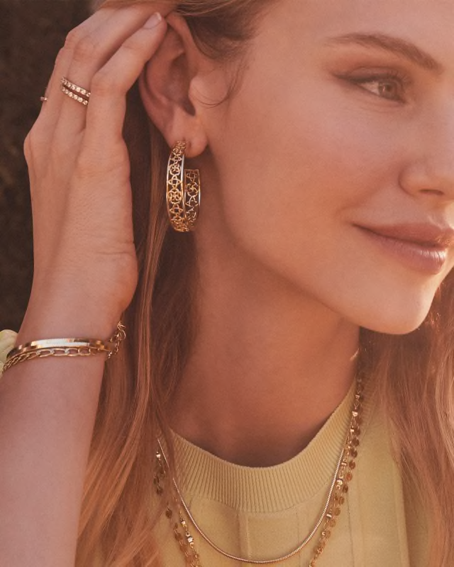 KENDRA SCOTT Kelly Hoop Earrings