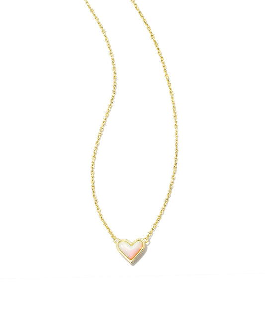 KENDRA SCOTT Collar corto con colgante de corazón Ari enmarcado 