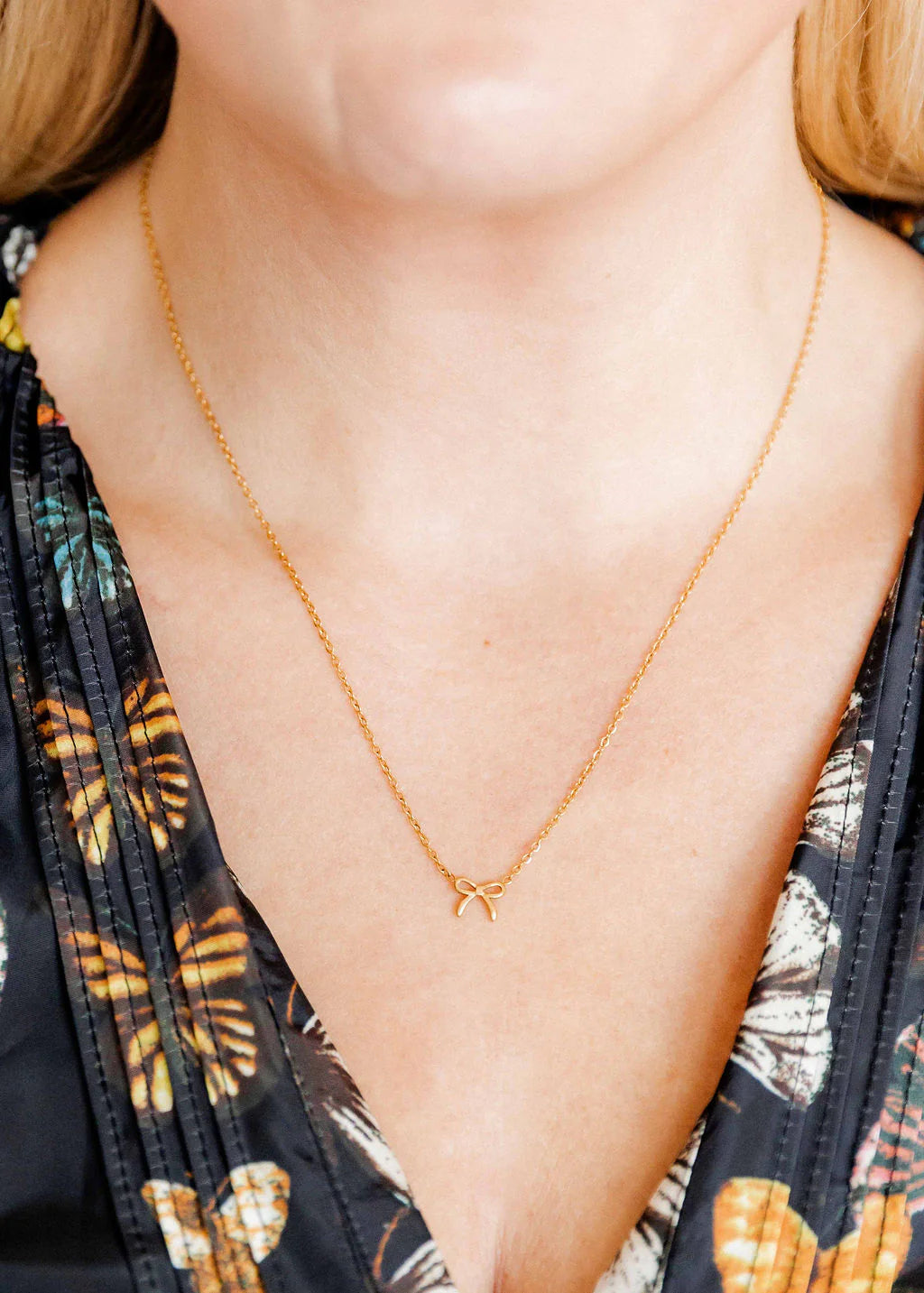 LINNY CO Gold Bow Necklace Sadie